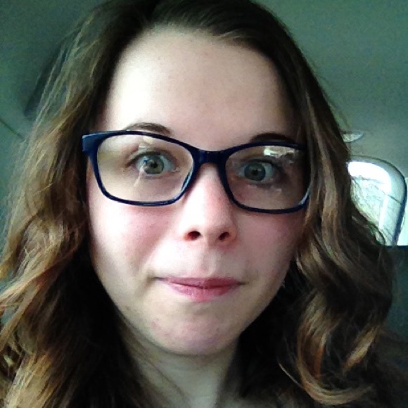 Meet your Posher, Lydia - Picture 1 of 1